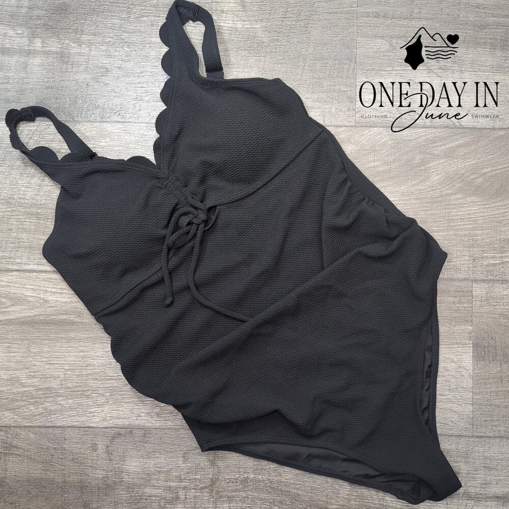 Summermae Maternity Textured One Piece Swimsuit Size 10